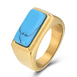 18k gold ring featuring turquoise stone